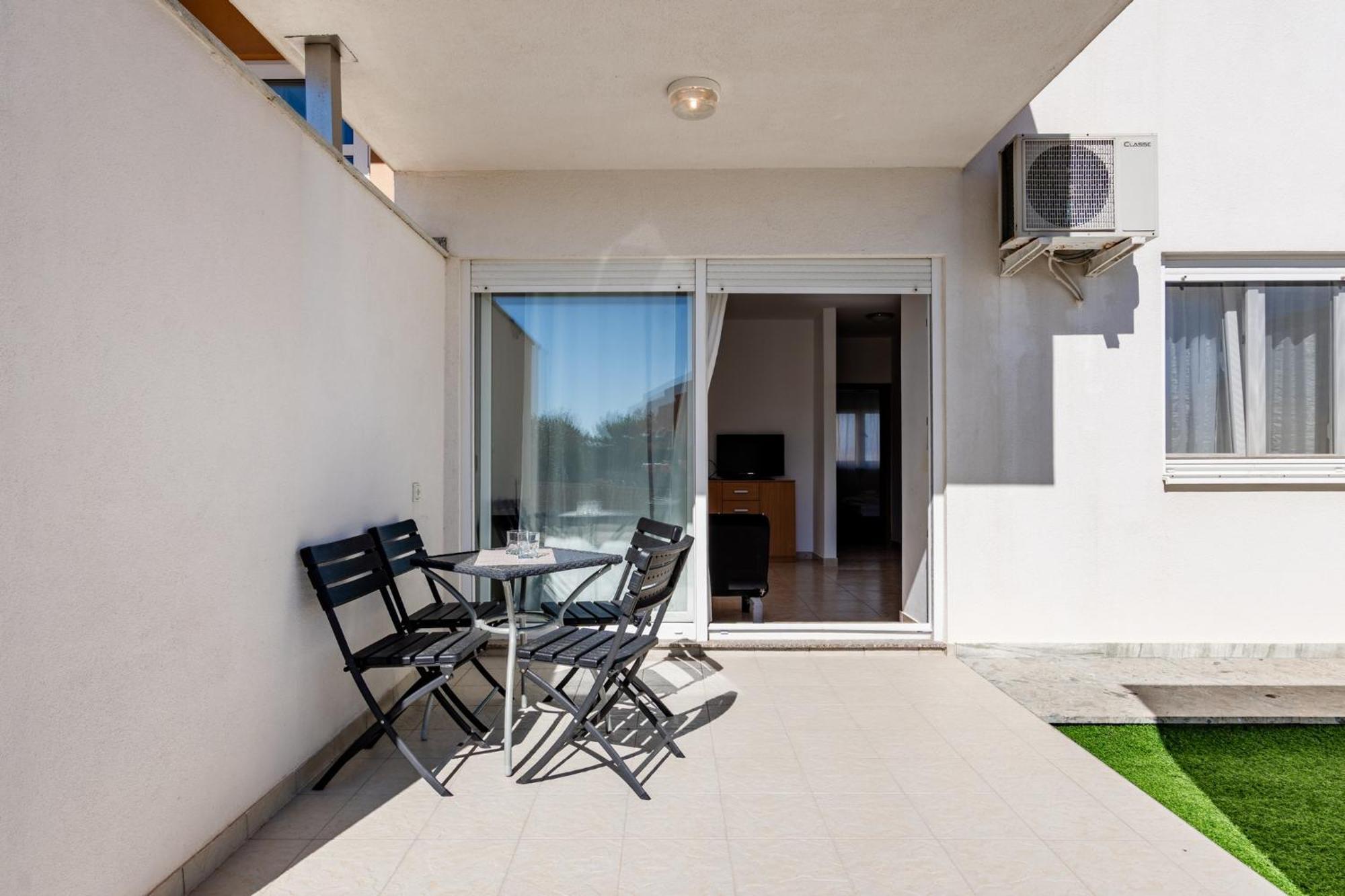 Apartment Village Nin Exterior photo